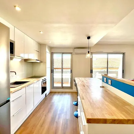 Le Moderne A Nimes, Proche Arenes Et Gare Nîmes