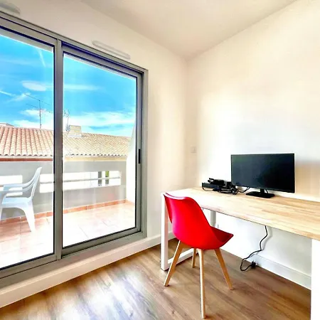 Le Moderne A Nimes, Proche Arenes Et Gare *