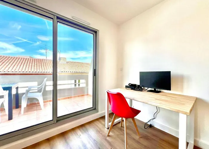 Le Moderne A Nimes, Proche Arenes Et Gare *