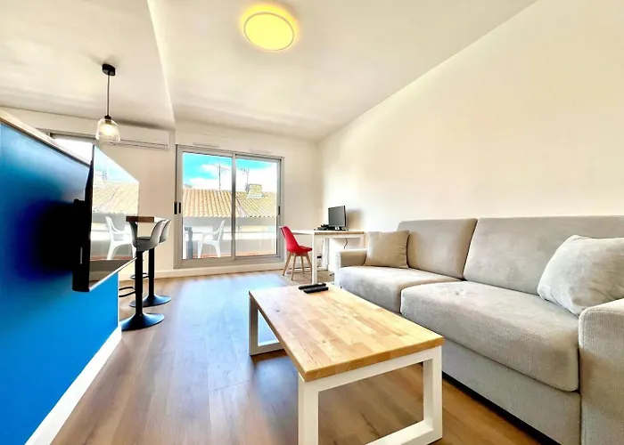 Le Moderne A Nimes, Proche Arenes Et Gare Apartment *